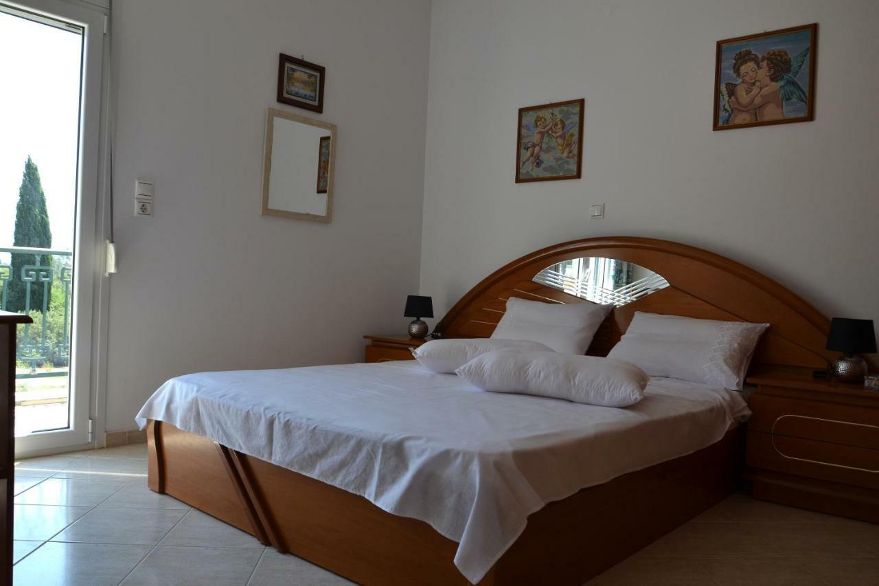 Spacious 1 Bedroom Apartment 2 Km To Pessada Beach Dhorizáta Exterior foto